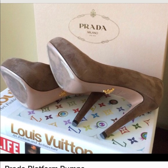 Prada Pumps (relisting) - Picture 3 of 3